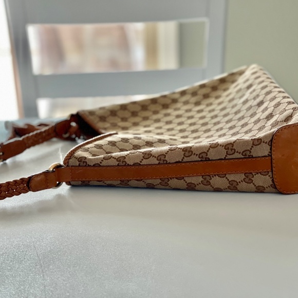 Gucci Hobo Bag Includes Box. - Picture 3 of 10